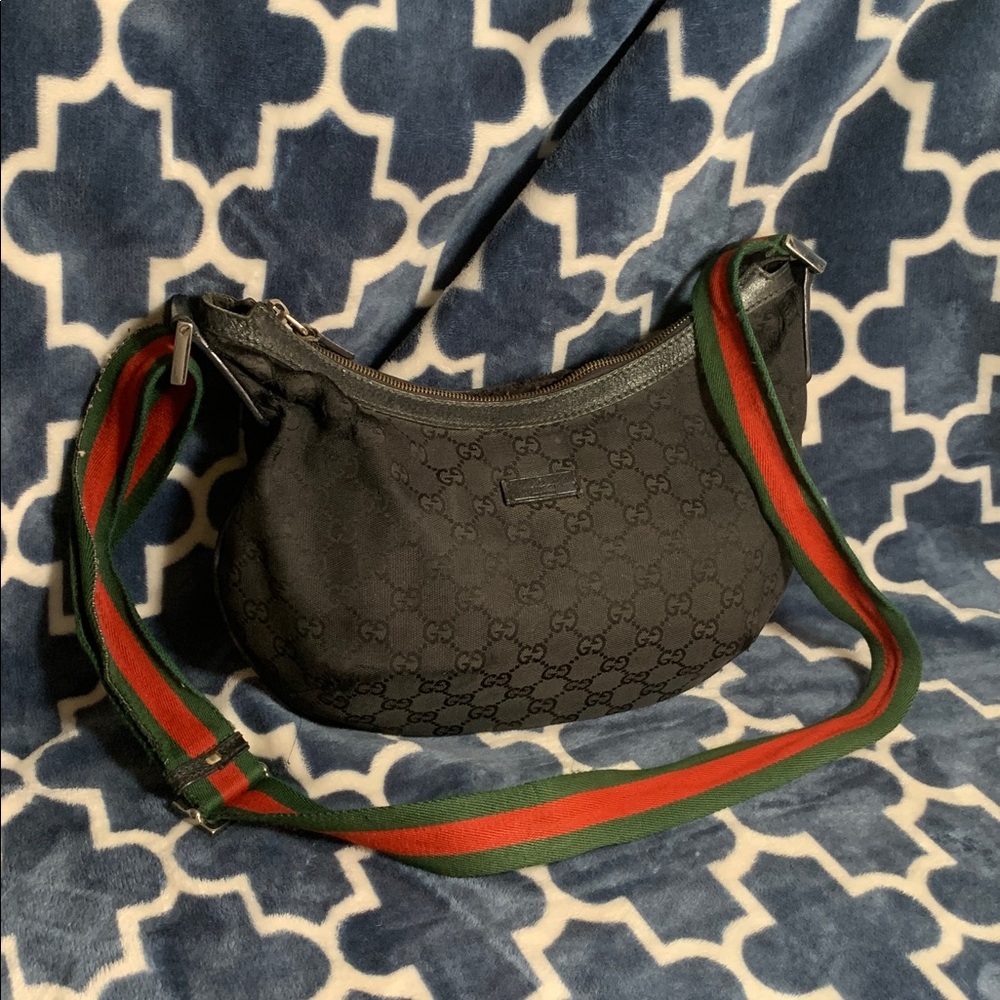 Gucci Black Canvas Monogram Green Red Web Strap Crossbody Adjustable Bag Purse
